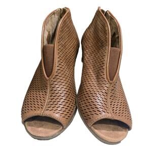 Earth Origins Nubuck Alpaca Chataigne Leather Peep-Toe Carlon Carmen Booties 8.5